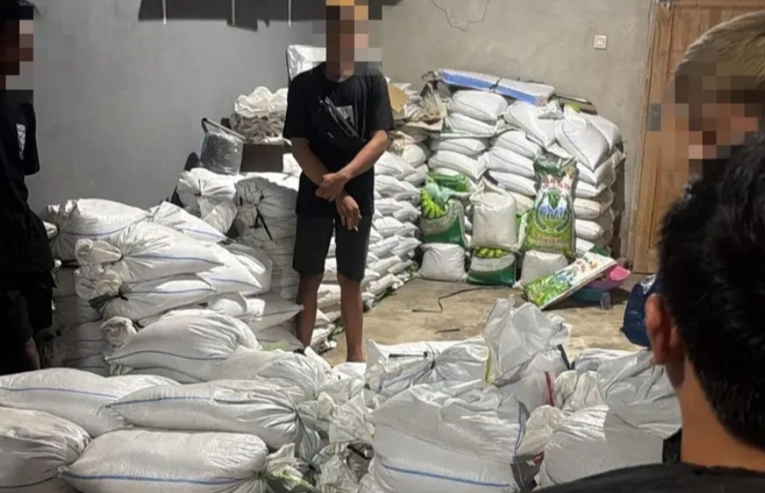 Bareskrim Polri dan Polda Babel Gerbek Tempat Penimbunan Timah di Beltim 